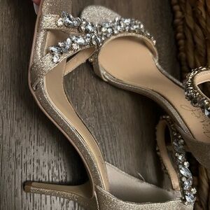 Elegant Gold Heels with Crystal Embellishments
